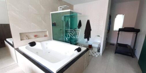 12_490664286912c82f030cc41215bda06e